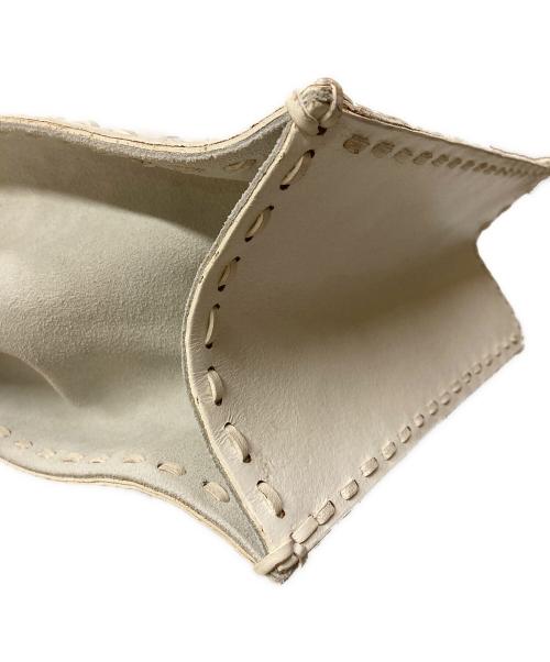 Carving Tribes（カービングトライブス）CARVING TRIBES (カービングトライブス) ハンドバッグ ホワイト サイズ:表記なしの古着・服飾アイテム