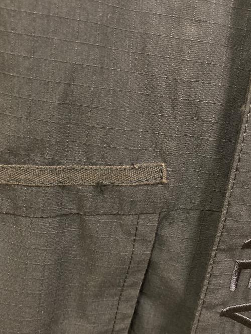 TIGHTBOOTH PRODUCTION（タイトブースプロダクション）TIGHTBOOTH PRODUCTION (タイトブースプロダクション) RIPSTOP TACTICAL JACKET グレー サイズ:SIZE Lの古着・服飾アイテム