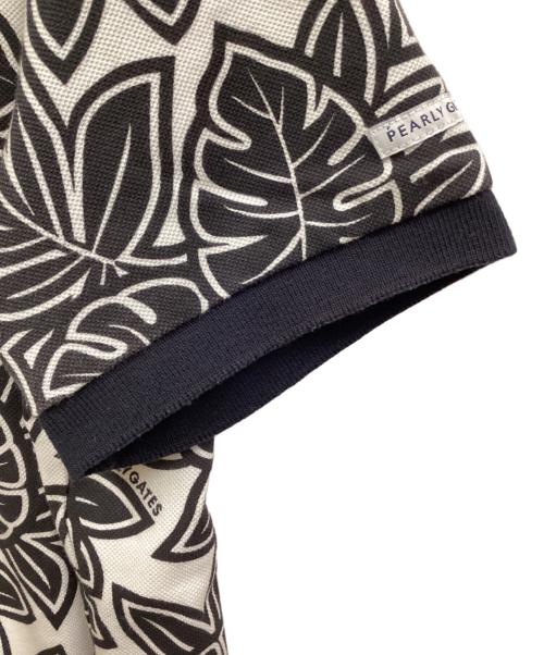 PEARLY GATES（パーリーゲイツ）PEARLY GATES (パーリーゲイツ) ボタニカル 総柄 プリント 鹿の子 ポロシャツ ホワイト×ブラック サイズ:SIZE 4の古着・服飾アイテム