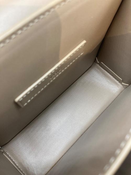 VASIC（ヴァジック）VASIC (ヴァジック) CITY ショルダーバッグ グレージュ サイズ:表記なしの古着・服飾アイテム