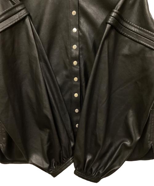 FEMMENT（ファモン）FEMMENT (ファモン) ドライレザーバルーンスリーブシャツブルゾン ブラック サイズ:SIZE 1の古着・服飾アイテム