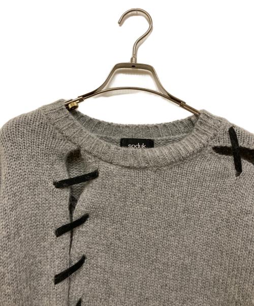 soduk（スドーク）soduk (スドーク) ツギハギデザインニットセーター グレー サイズ:FREEの古着・服飾アイテム