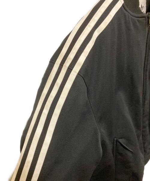 adidas（アディダス）adidas (アディダス) ブラック パッド MA-1 ボンバー ジャケット ブラック サイズ:SIZE Mの古着・服飾アイテム