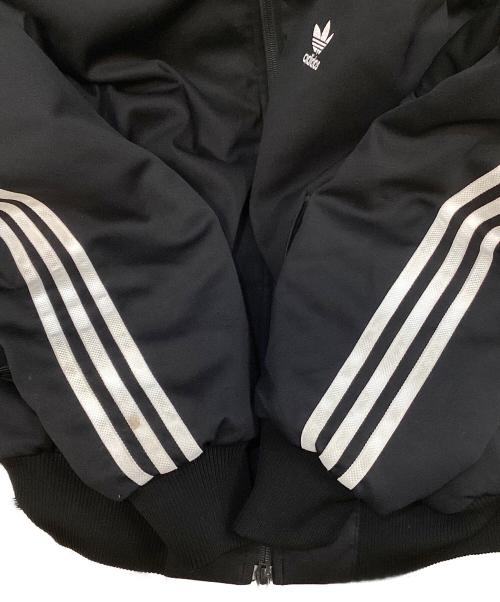 adidas（アディダス）adidas (アディダス) ブラック パッド MA-1 ボンバー ジャケット ブラック サイズ:SIZE Mの古着・服飾アイテム