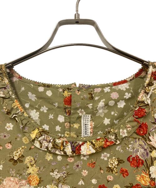 KANEKO ISAO（カネコ イサオ）KANEKO ISAO (カネコ イサオ) 花柄フリルワンピース カーキ サイズ:-の古着・服飾アイテム