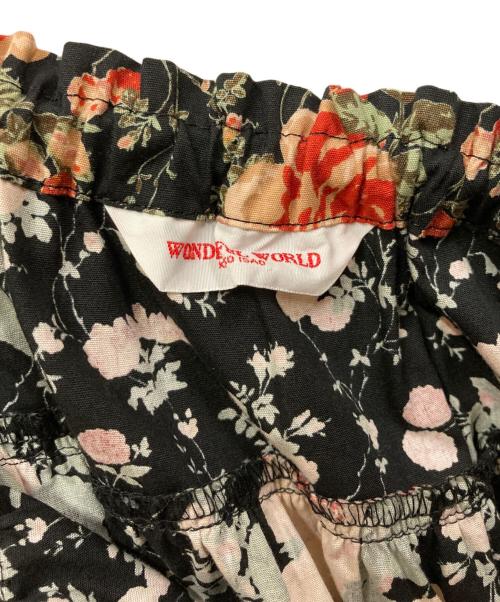 WONDERFUL WORLD（ワンダフルワールド）WONDERFUL WORLD (ワンダフルワールド) 花柄パッチワークスカート ブラック サイズ:表記なしの古着・服飾アイテム