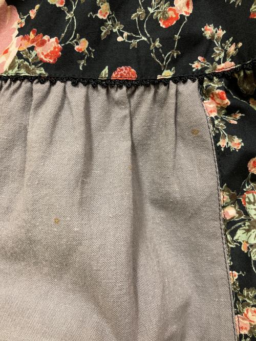 WONDERFUL WORLD（ワンダフルワールド）WONDERFUL WORLD (ワンダフルワールド) 花柄パッチワークスカート ブラック サイズ:表記なしの古着・服飾アイテム