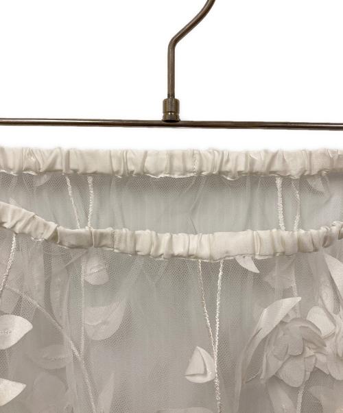 yae（ヤエ）yae (ヤエ) フラワーパターンレイヤードミニスカート ホワイト サイズ:SIZE Freeの古着・服飾アイテム