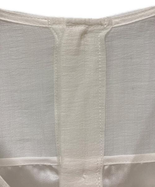 CADUNE（カデュネ）CADUNE (カデュネ) フリルトップスブラウス ホワイト サイズ:SIZE 36の古着・服飾アイテム