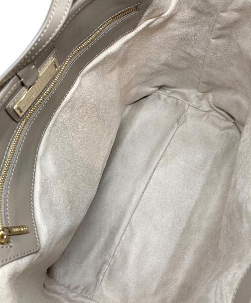JIMMY CHOO（ジミーチュウ）JIMMY CHOO (ジミーチュウ) トートバッグ サシャ ベージュの古着・服飾アイテム
