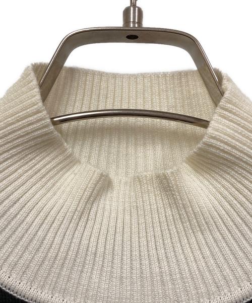 Super Beauty（スーパービューティ）Super Beauty (スーパービューティ) 花柄ビジュータートルネックニット ブラック サイズ:SIZE 42の古着・服飾アイテム