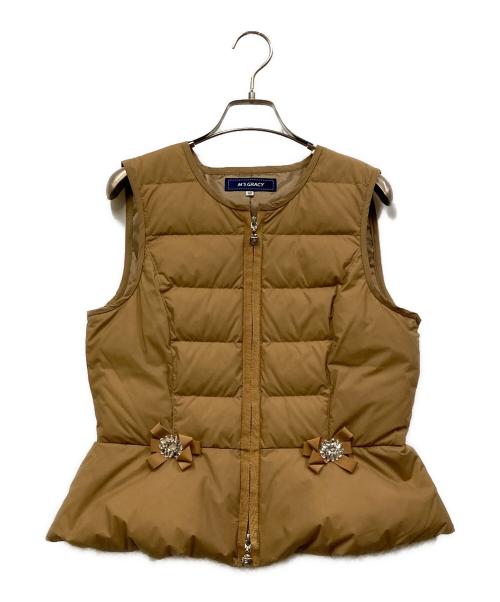 M'S GRACY（エムズグレイシー）M'S GRACY (エムズグレイシー) ビジューダウンベスト ベージュ サイズ:SIZE 40 未使用品の古着・服飾アイテム