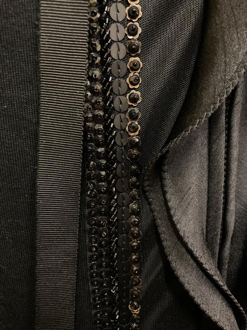 TO BE CHIC（トゥービーシック）TO BE CHIC (トゥービーシック) フリルビジュージップパーカー ブラック サイズ:SIZE 40の古着・服飾アイテム