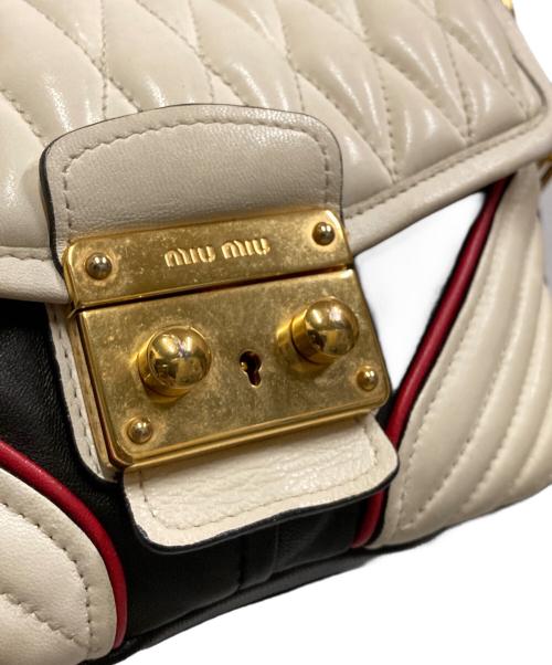 MIU MIU（ミュウミュウ）MIU MIU (ミュウミュウ) NAPPA BIKER COL/バイカー ショルダーバッグ ホワイト×ブラックの古着・服飾アイテム