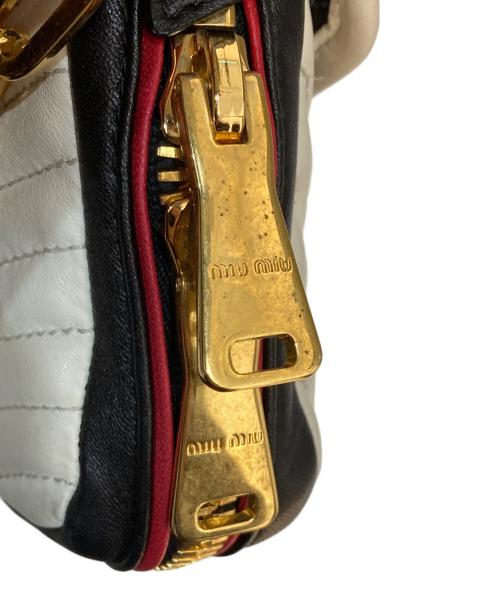 MIU MIU（ミュウミュウ）MIU MIU (ミュウミュウ) NAPPA BIKER COL/バイカー ショルダーバッグ ホワイト×ブラックの古着・服飾アイテム