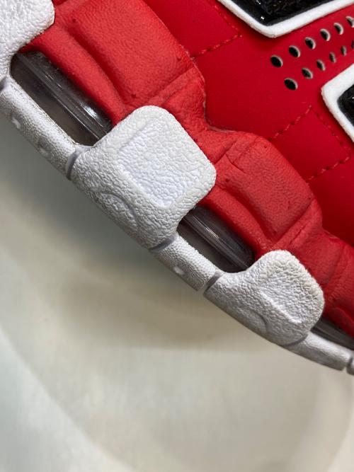 NIKE（ナイキ）NIKE (ナイキ) AIR MORE UPTEMPO SLIDE レッド サイズ:30の古着・服飾アイテム