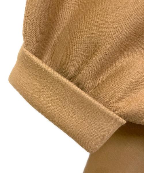 HERNO RESPORT（ヘルノ）HERNO RESPORT (ヘルノ) ケープ/ポンチョ ベージュ サイズ:SIZE 42の古着・服飾アイテム