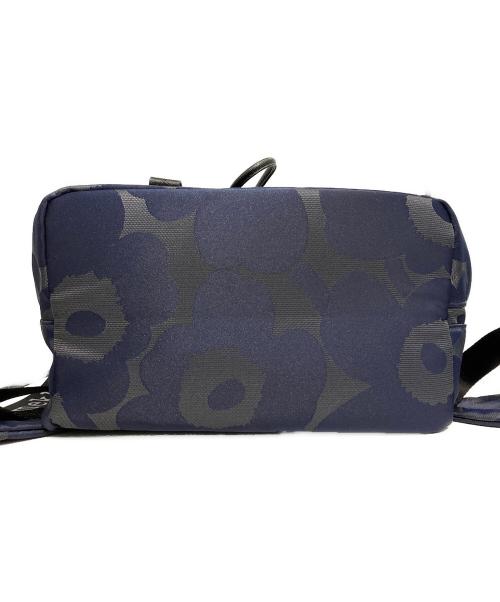 marimekko（マリメッコ）marimekko (マリメッコ) EVERYTHING BACKPACK ネイビーの古着・服飾アイテム