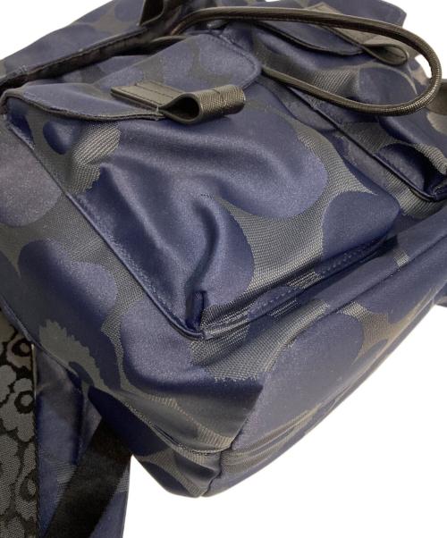 marimekko（マリメッコ）marimekko (マリメッコ) EVERYTHING BACKPACK ネイビーの古着・服飾アイテム