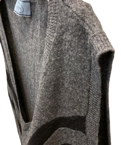 PRADA（プラダ）PRADA (プラダ) ニットベスト グレー サイズ:36の古着・服飾アイテム