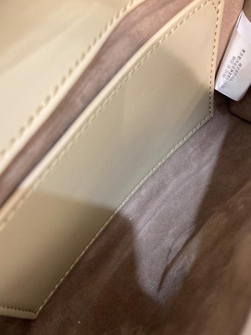 GALLARDA GALANTE（ガリャルダガランテ）GALLARDA GALANTE (ガリャルダガランテ) 2.718 フラップポーチショルダー ベージュの古着・服飾アイテム