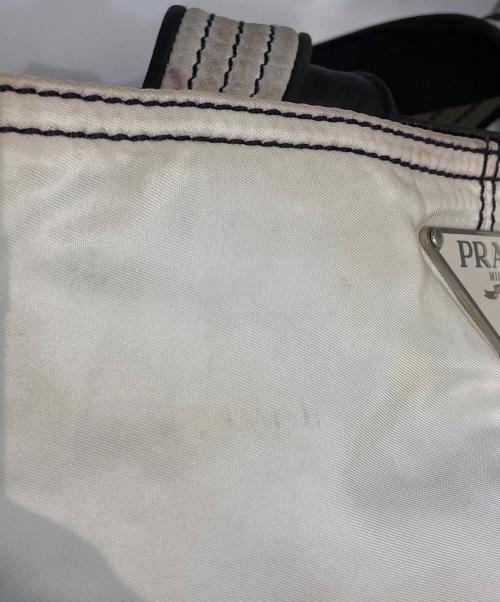PRADA（プラダ）PRADA (プラダ) リバーシブルナイロントートバッグ ホワイトの古着・服飾アイテム