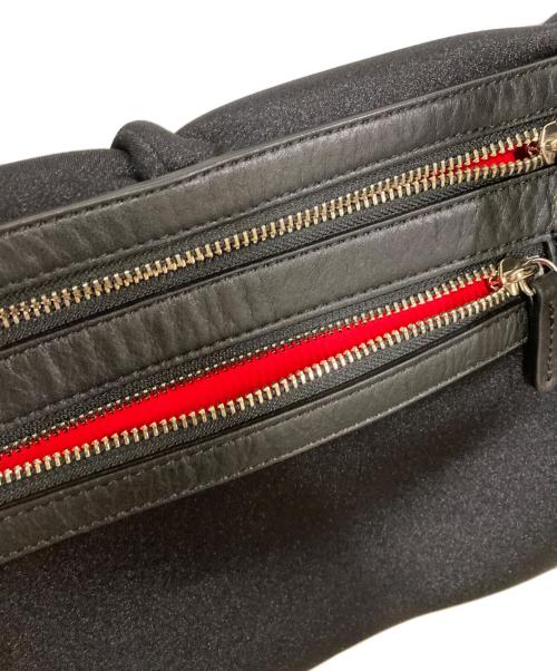 kawa-kawa（カワカワ）kawa-kawa (カワカワ) Hatome ボディバッグMサイズ ブラックの古着・服飾アイテム