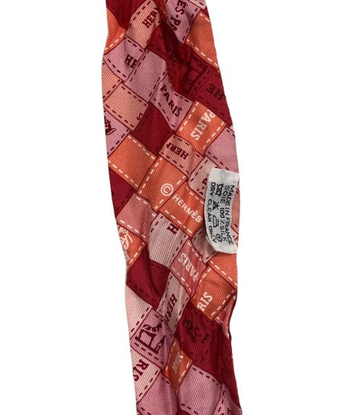 HERMES（エルメス）HERMES (エルメス) シルクツイリー/Bolduc au Carre ピンク×レッドの古着・服飾アイテム