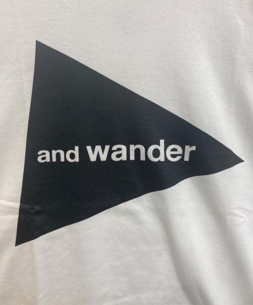 and wander（アンドワンダー）and wander (アンドワンダー) ロゴTシャツ ホワイト サイズ:SIZE 3 未使用品の古着・服飾アイテム
