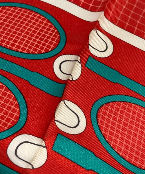 HERMES（エルメス）HERMES (エルメス) テニス柄プチカレ40 シルクスカーフ グリーン×レッドの古着・服飾アイテム