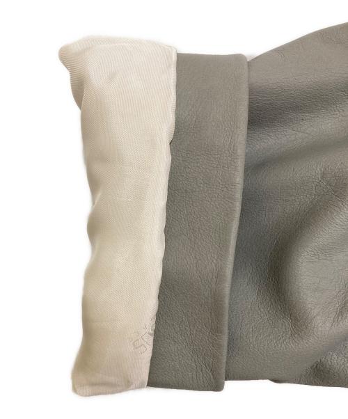 VERSUS VERSACE（ヴェルサス ヴェルサーチェ）VERSUS VERSACE (ヴェルサス ヴェルサーチェ) レザーコート グレー サイズ:SIZE 50の古着・服飾アイテム