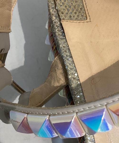 Christian Louboutin（クリスチャン・ルブタン）Christian Louboutin (クリスチャン・ルブタン) クリスタルスタッズサンダル ベージュ サイズ:36の古着・服飾アイテム