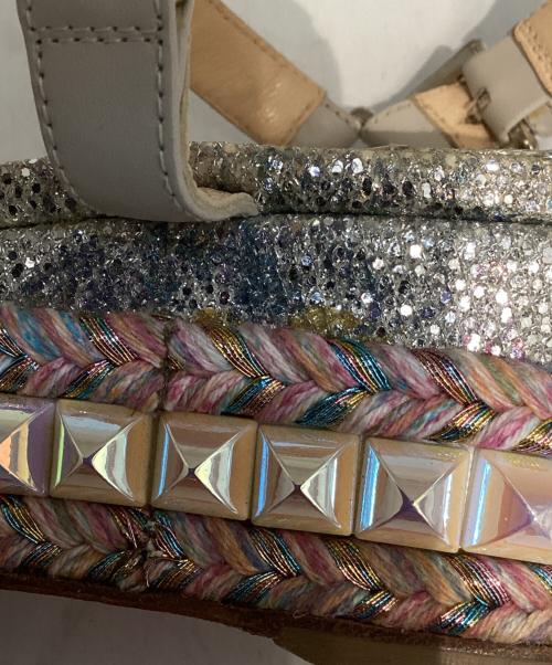 Christian Louboutin（クリスチャン・ルブタン）Christian Louboutin (クリスチャン・ルブタン) クリスタルスタッズサンダル ベージュ サイズ:36の古着・服飾アイテム