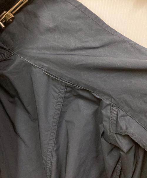 ISSEY MIYAKE me（イッセイ ミヤケ ミー）ISSEY MIYAKE me (イッセイ ミヤケ ミー) デカボタンパッカリングコート ネイビー サイズ:記載なしの古着・服飾アイテム