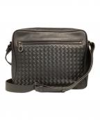 BOTTEGA VENETAボッテガベネタ）の古着「イントレチャートメッセンジャーバッグ」｜ブラック