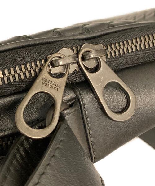 BOTTEGA VENETA（ボッテガベネタ）BOTTEGA VENETA (ボッテガベネタ) イントレチャートメッセンジャーバッグ ブラックの古着・服飾アイテム
