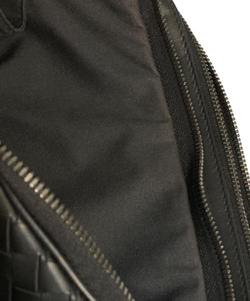 BOTTEGA VENETA（ボッテガベネタ）BOTTEGA VENETA (ボッテガベネタ) イントレチャートメッセンジャーバッグ ブラックの古着・服飾アイテム