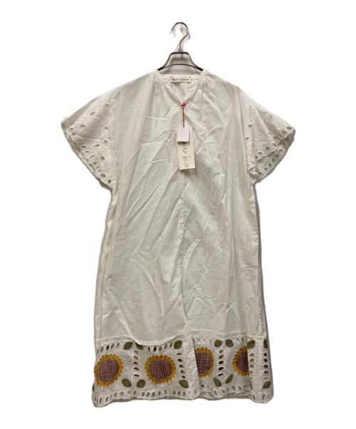 l'atelier du savon（アトリエドゥサボン）l'atelier du savon (アトリエドゥサボン) ひまわり刺繍リネン混ワンピース ホワイト サイズ:FREEの古着・服飾アイテム