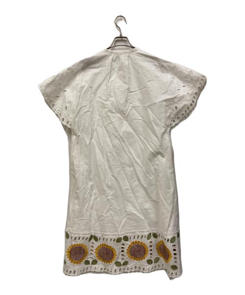 l'atelier du savon（アトリエドゥサボン）l'atelier du savon (アトリエドゥサボン) ひまわり刺繍リネン混ワンピース ホワイト サイズ:FREEの古着・服飾アイテム