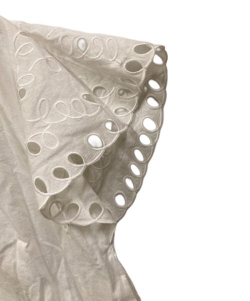 l'atelier du savon（アトリエドゥサボン）l'atelier du savon (アトリエドゥサボン) ひまわり刺繍リネン混ワンピース ホワイト サイズ:FREEの古着・服飾アイテム