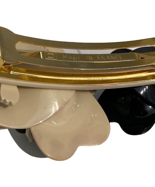 ALEXANDRE de Paris（アレクサンドルドゥパリ）ALEXANDRE de Paris (アレクサンドルドゥパリ) ローズモチーフヘアクリップ ブラック×ホワイトの古着・服飾アイテム