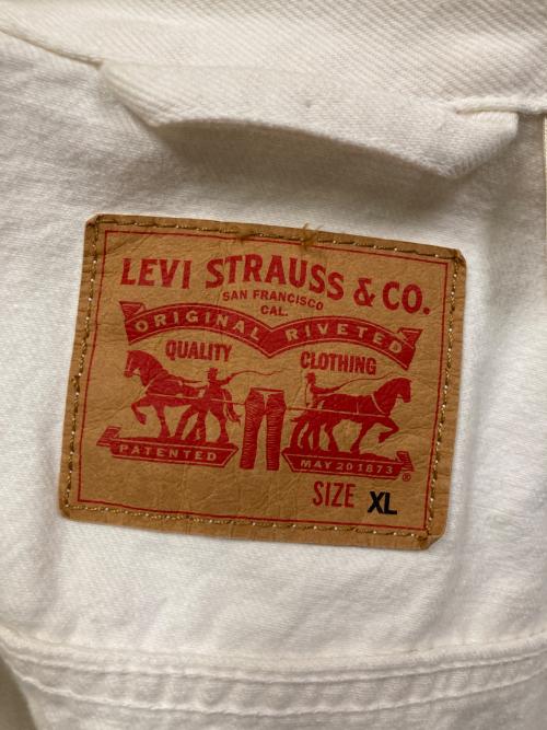 LEVI'S（リーバイス）LEVI'S (リーバイス) デニムトラッカージャケット ホワイト サイズ:XLの古着・服飾アイテム