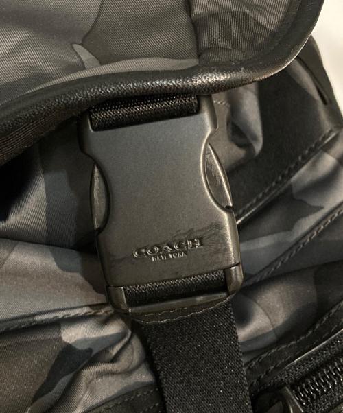 COACH（コーチ）COACH (コーチ) カモフラ柄ナイロンレザーバックパック グレーの古着・服飾アイテム