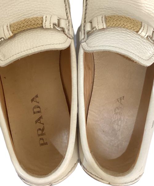 PRADA（プラダ）PRADA (プラダ) ドライビングシューズ/ローファー ホワイト サイズ:6の古着・服飾アイテム