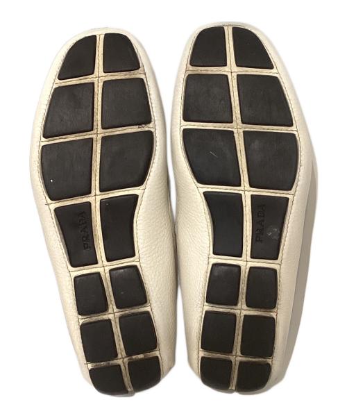 PRADA（プラダ）PRADA (プラダ) ドライビングシューズ/ローファー ホワイト サイズ:6の古着・服飾アイテム