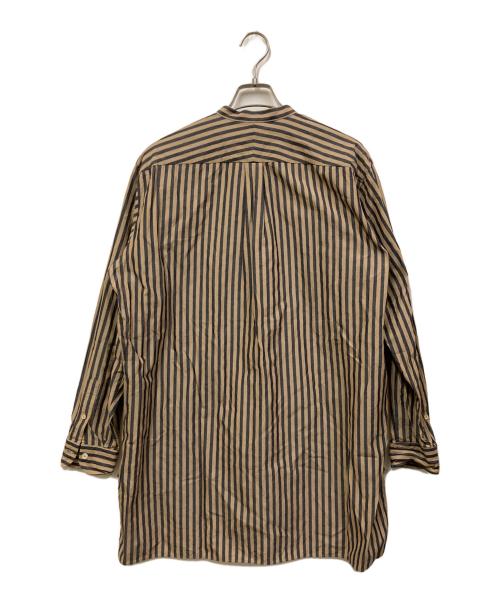 COMOLI（コモリ）COMOLI (コモリ) ストライプバンドカラーシャツ ネイビー×ベージュ サイズ:2の古着・服飾アイテム