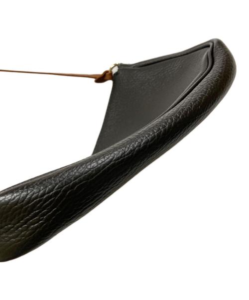 YOUNG & OLSEN The DRYGOODS STORE（ヤングアンドオルセン ザ ドライグッズストア）YOUNG & OLSEN The DRYGOODS STORE (ヤングアンドオルセン ザ ドライグッズストア) FRAMeWORK (フレームワーク) FRAMeWORK別注ミニハンドバッグ ブラックの古着・服飾アイテム