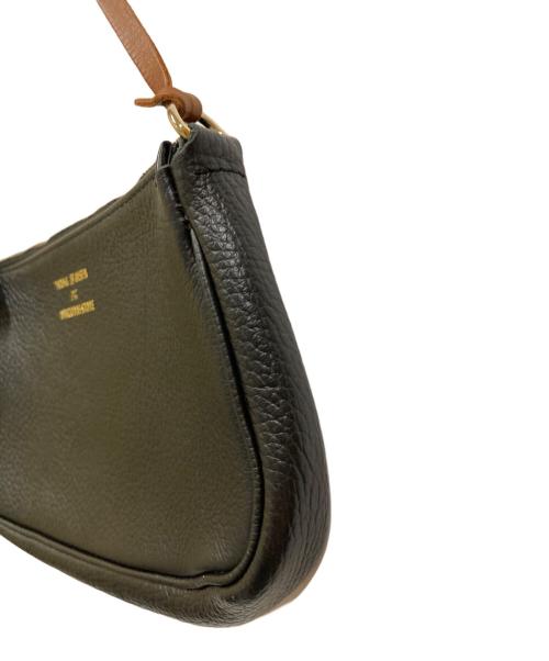 YOUNG & OLSEN The DRYGOODS STORE（ヤングアンドオルセン ザ ドライグッズストア）YOUNG & OLSEN The DRYGOODS STORE (ヤングアンドオルセン ザ ドライグッズストア) FRAMeWORK (フレームワーク) FRAMeWORK別注ミニハンドバッグ ブラックの古着・服飾アイテム