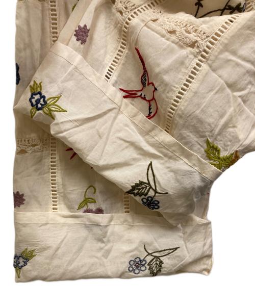 TODAYFUL（トゥデイフル）TODAYFUL (トゥデイフル) 24SS Embroidery Patchwork Trousers アイボリー サイズ:SIZE Mの古着・服飾アイテム