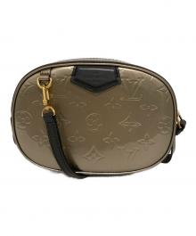 LOUIS VUITTON（ルイ ヴィトン）の古着「モノグラムヴェルニ ベルトバッグ」｜メタリックグレー